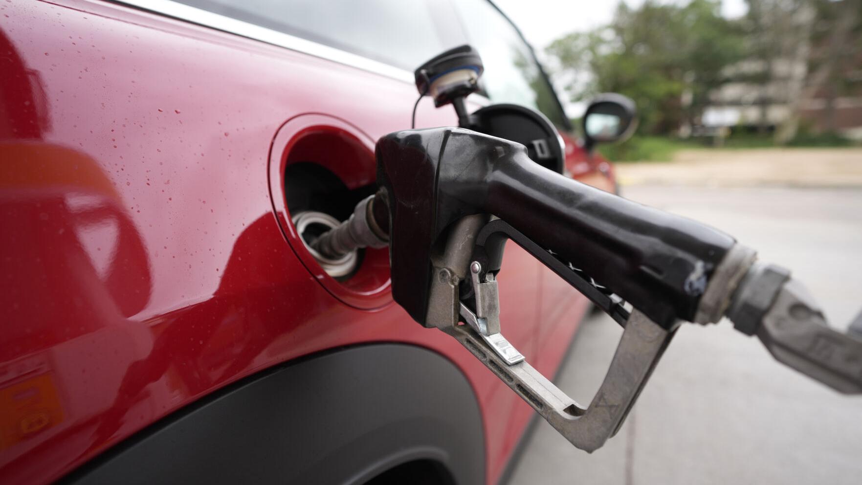 Track changes in Nebraska's gas prices, vehicle sales and production